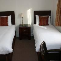 Family Room (2 Adults + 2 Children)