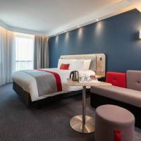 Standard Queen Room with Sofa Bed - Top Floor