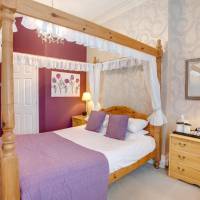Room with Four-Poster Bed