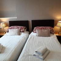 Twin Room with Private Bathroom