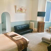 Family Suite (2 Adults + 3 Children)