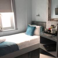 Small Single Room - No Private Parking