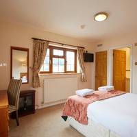 Two-Bedroom Cottage - The Hay Barn