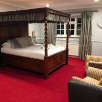 Luxury Four-Poster Suite with Garden View 