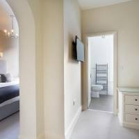 Family Room (2 Adults + 2 Children)