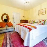 Deluxe Super King or Twin Room with en-suite Power Shower