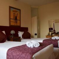 Double or Twin Room with External Bathroom