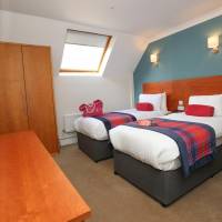 Standard Twin Room with Mountain View