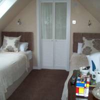 Top Floor Small Twin