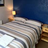 Small Double Room with Shared Bathroom