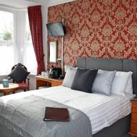 Double en Suite with Park and Sea View