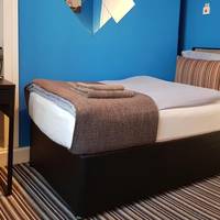 Standard Single Room With Ensuite Bathroom