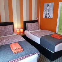 Deluxe Twin Room with Ensuite Bathroom
