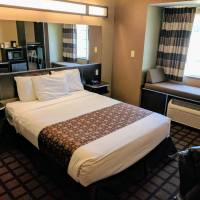 1 Queen Bed, Deluxe Accessible Room, Non-Smoking