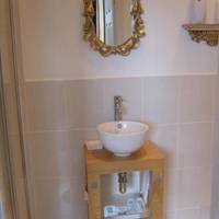 Double En Suite Room (4)