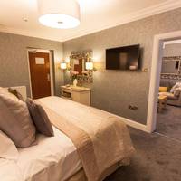 King Suite with Bathtub