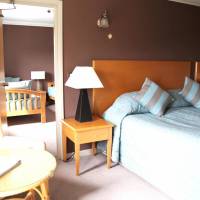 Family Room (2 Adults + 2 Children)