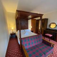 Four-Poster Room