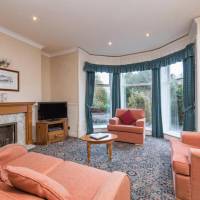 Classic One-Bedroom Apartment