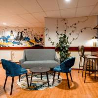 4-Person Private Room