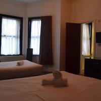 Basic Triple Room with Shared Bathroom