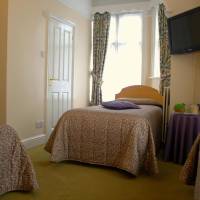 Family Room (2 Adults + 2 Children)