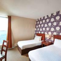 Standard Double Room with Two Single Beds - Non-Smoking