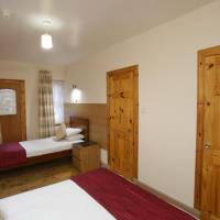 Family Room (3 Adults)