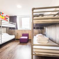 4-Person Private Room