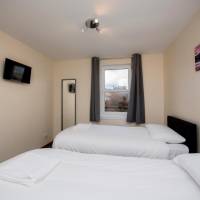 Twin Room with Private Bathroom