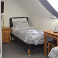 Twin Room with Shower