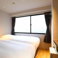 Adjoining Twin Room - Non-Smoking 3-4 adult