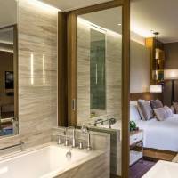 1 King Bed Classic City View