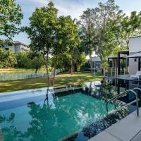 Villa with Lake View