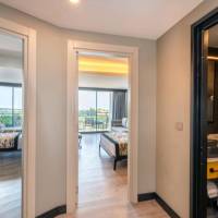 Family Room with Garden View