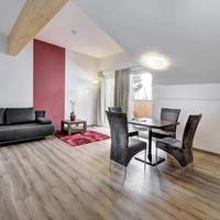 Two-Bedroom Apartment with Shower 