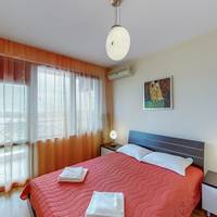 Apartment with Garden View
