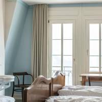 Triple Room Panorama with Shared Bathroom