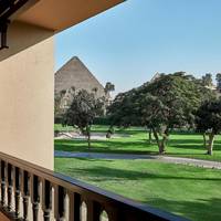 Deluxe  Partial Pyramid View Room With With One King Bed
