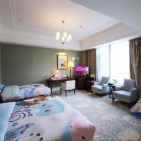 Parent-child theme Family Room