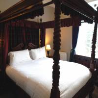 Four Poster Room