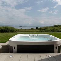 Retreat Suite with Hot Tub