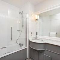 Twin Hilton Guestroom