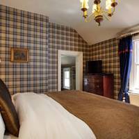 Junior Suite with Courtyard View