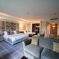 Family Room (2 Adults + 2 Children)