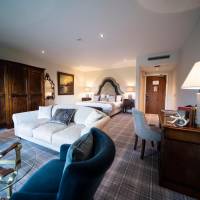 Suite with Lake View