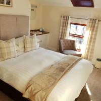 Double Room with Private External Bathroom
