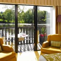 Superior King Room with Balcony and Lake View