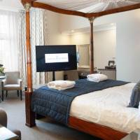 King Suite with Four Poster Bed