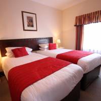 Twin Room with Private Bathroom
